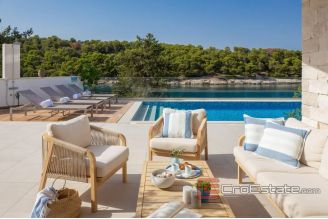 015 2026 96 Brac Villa in first row to the sea for sale