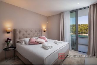 015 2026 96 Brac Villa in first row to the sea for sale