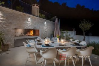 015 2026 96 Brac Villa in first row to the sea for sale