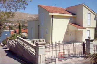 014 2031 66 sibenik house second row from sea for sale