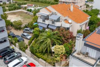 013 5188 30 Zadar Apartment house near the sea for sale