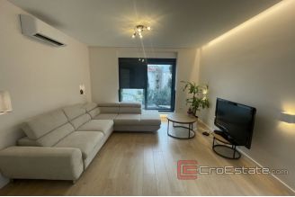 2036 55 012 Split two bedroom apartment for rent