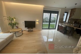 2036 55 012 Split two bedroom apartment for rent