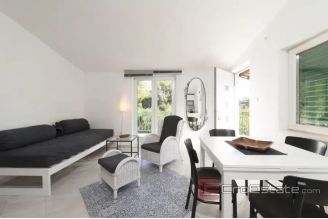 013 5192 30 Solta stone house for sale