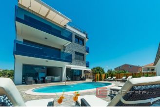 017 5193 30 Vir apartment house near the sea for sale1