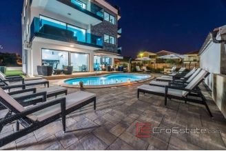 017 5193 30 Vir apartment house near the sea for sale1