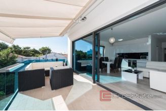 017 5193 30 Vir apartment house near the sea for sale1