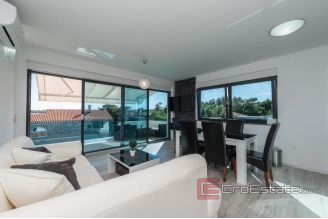 017 5193 30 Vir apartment house near the sea for sale1