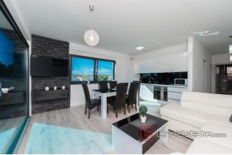 017 5193 30 Vir apartment house near the sea for sale1