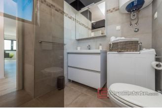 017 5193 30 Vir apartment house near the sea for sale1