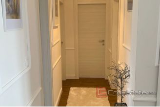 011 2036 57 Split Strozanac apartment for sale