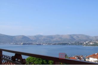 011 5194 30 Ciovo hotel with sea view for sale