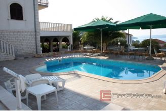 011 5194 30 Ciovo hotel with sea view for sale