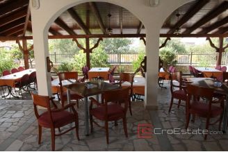 011 5194 30 Ciovo hotel with sea view for sale