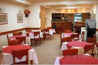 011 5194 30 Ciovo hotel with sea view for sale