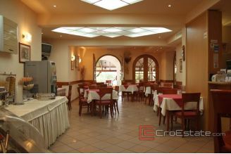 011 5194 30 Ciovo hotel with sea view for sale