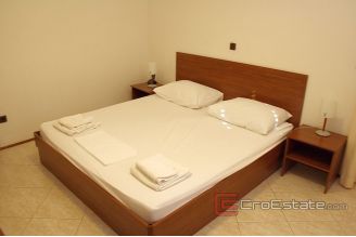 011 5194 30 Ciovo hotel with sea view for sale