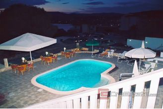 011 5194 30 Ciovo hotel with sea view for sale