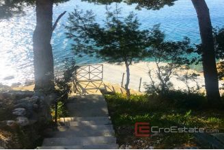 004 2021 325 Lastovo building land near the sea for sale