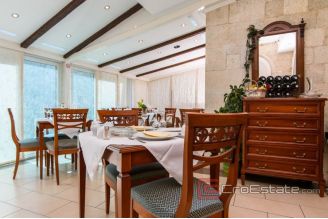 017 5191 30 Trogir hotel first row to the sea for sale