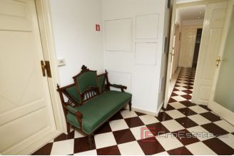 017 5191 30 Trogir hotel first row to the sea for sale