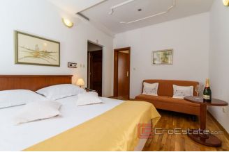 017 5191 30 Trogir hotel first row to the sea for sale
