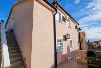 012 5195 30 Vodice apartment house for sale