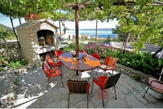 011 2037 36 island brac apartment house with panoramic sea view for sale