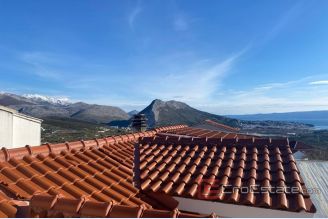 009 2037 37 Split area house with open view for sale