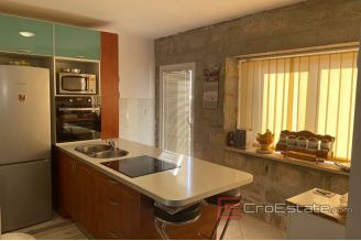 009 2037 37 Split area house with open view for sale