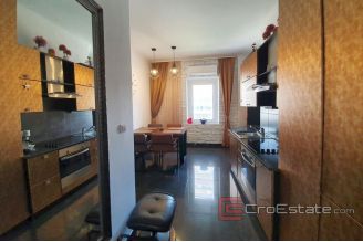 010 2018 215 split bacvice three bedroom apartment for sale
