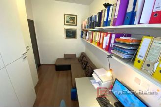 010 2018 215 split bacvice three bedroom apartment for sale
