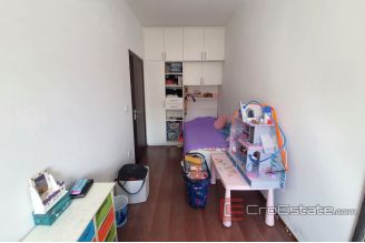 010 2018 215 split bacvice three bedroom apartment for sale