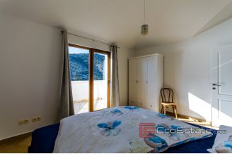 20 2031 67 Trogir area villa by the sea for sale