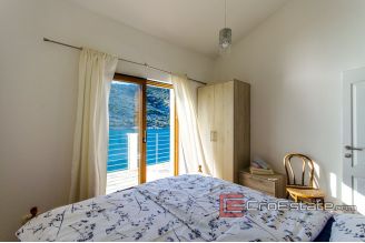 20 2031 67 Trogir area villa by the sea for sale
