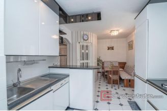 014 2018 216 Trogir house first row to the sea for sale