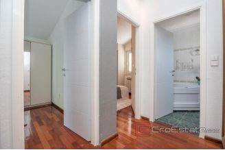 014 2018 216 Trogir house first row to the sea for sale