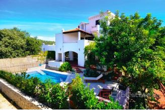 019 2021 326 Rogoznica apartment villa near the sea for sale