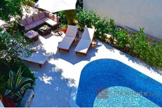 019 2021 326 Rogoznica apartment villa near the sea for sale