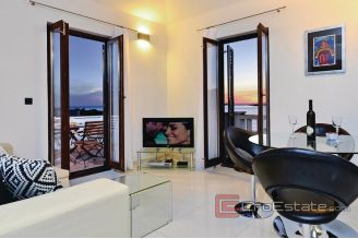 019 2021 326 Rogoznica apartment villa near the sea for sale