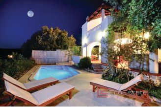 019 2021 326 Rogoznica apartment villa near the sea for sale