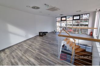 011 2043 57 Sibenik office space in the center for rent
