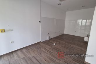 011 2043 57 Sibenik office space in the center for rent