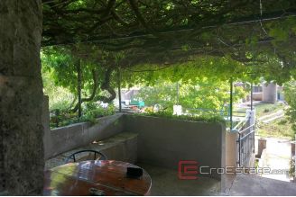 010 5198 30 Peljesac house for sale