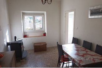010 5198 30 Peljesac house for sale