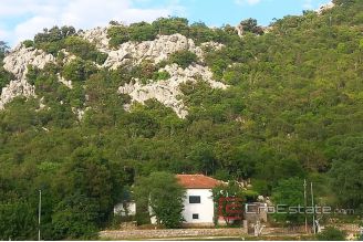 010 5198 30 Peljesac house for sale