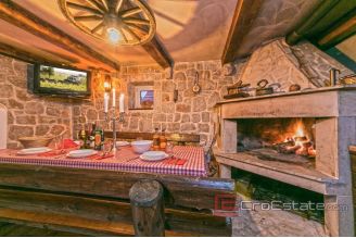 014 2037 38 Makarska Stone house with pool for sale