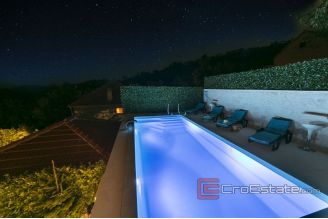 014 2037 38 Makarska Stone house with pool for sale