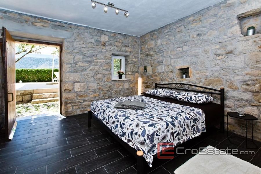 010 5199 30 Split area stone house with pool for sale 010 5199 30 Split area stone house with pool for sale