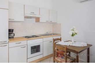 011 5200 30 Porec house with pool for sale